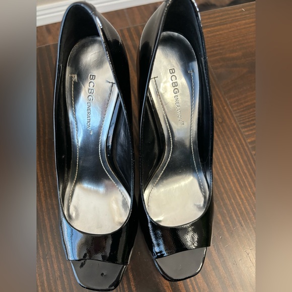 BCBG Black Patent Leather Peep Toe Heels, size 7.5 - Picture 5 of 6